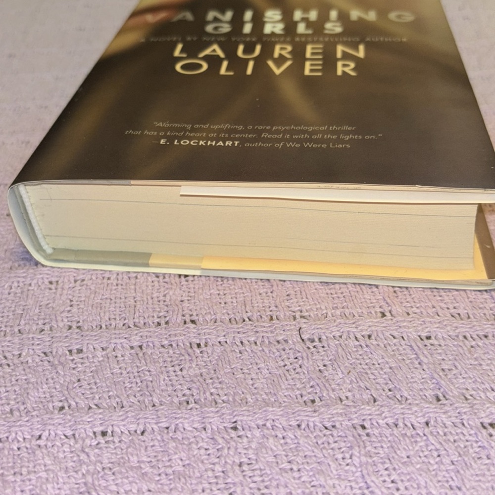 Vanishing Girls by Lauren Oliver Hardback Novel - Picture 2 of 8